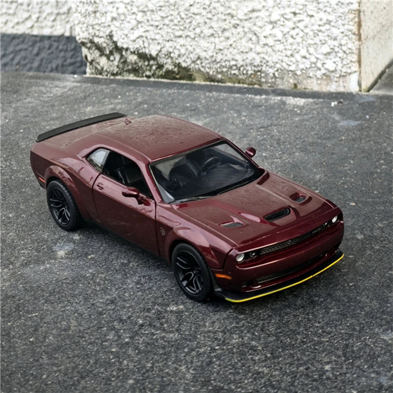 DODGE Challenger Hellcat SRT | 1:24 Scale