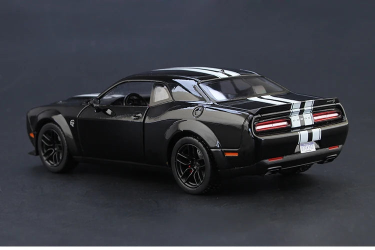 DODGE Challenger Hellcat SRT | 1:24 Scale