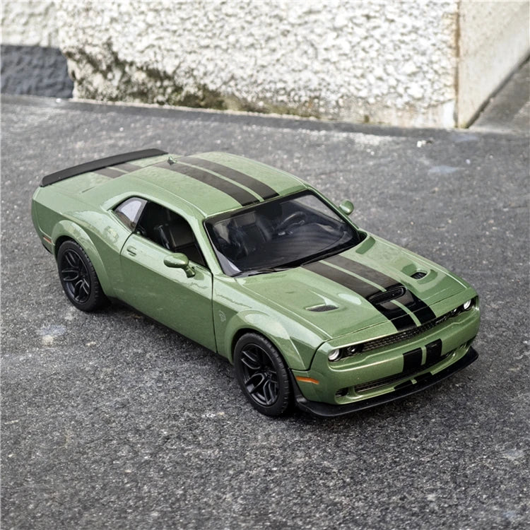 DODGE Challenger Hellcat SRT | 1:24 Scale