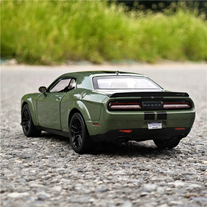 DODGE Challenger Hellcat SRT | 1:24 Scale