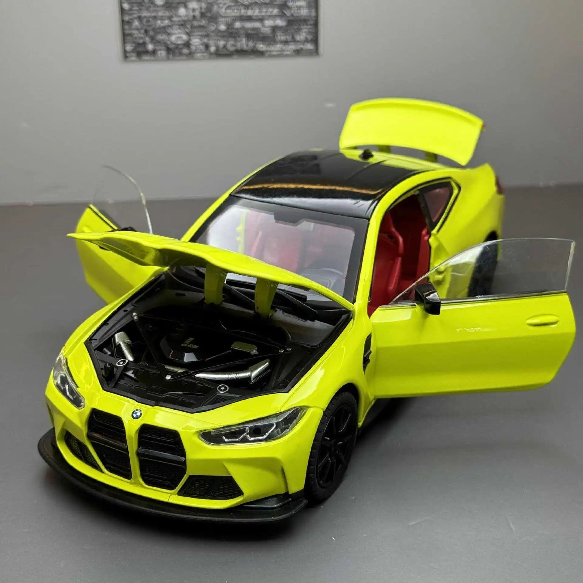 BMW M4 COMPETITION Coupe | 1:24 Scale