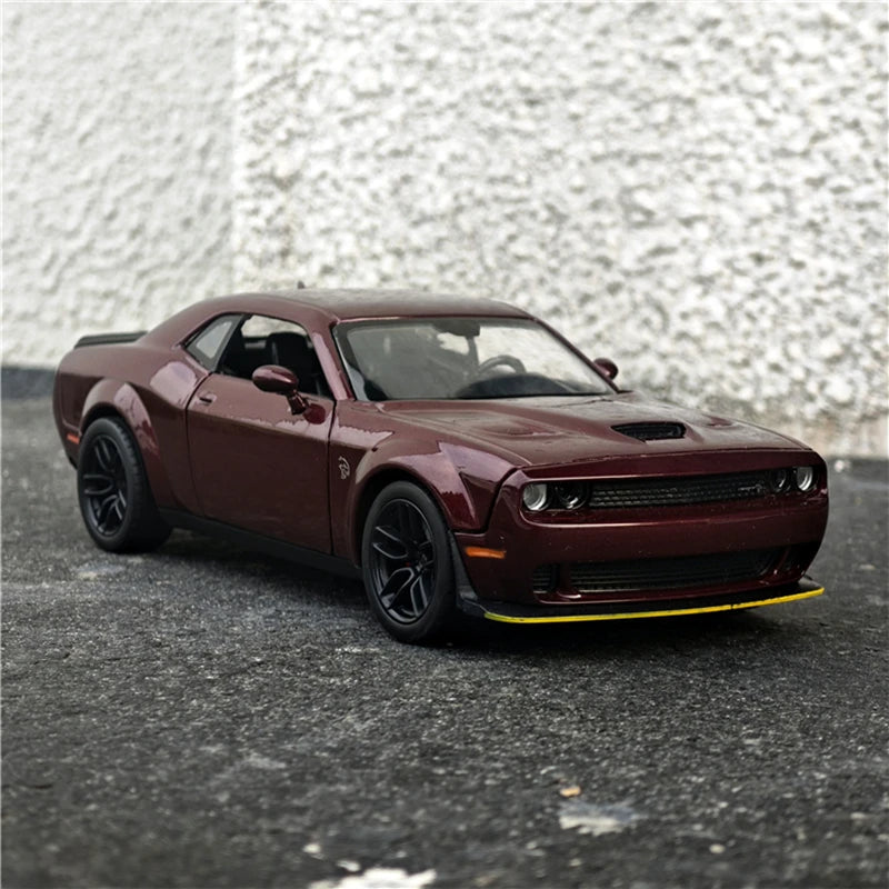 DODGE Challenger Hellcat SRT | 1:24 Scale